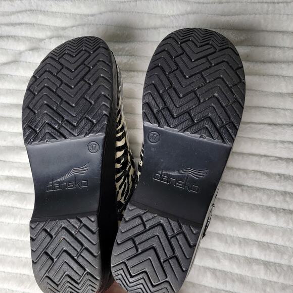 Dansko Professional Clogs Zebra Print Leather Women’s EU 37 US 6.5-7 Slip On - Picture 9 of 9